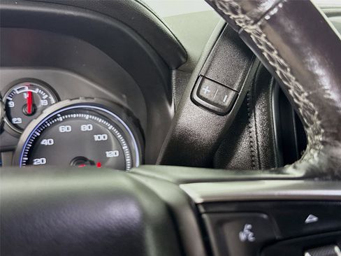 Used 2022 Chevrolet Silverado 2500 LTZ w/ LTZ Convenience Package image 17