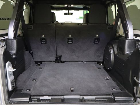 Used 2021 Jeep Wrangler Unlimited Rubicon image 9