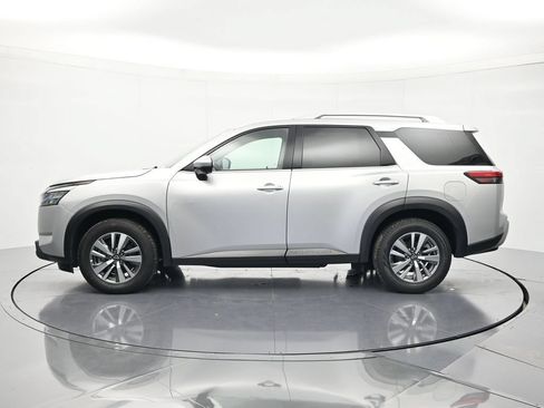 Certified 2025 Nissan Pathfinder SL FWD image 8
