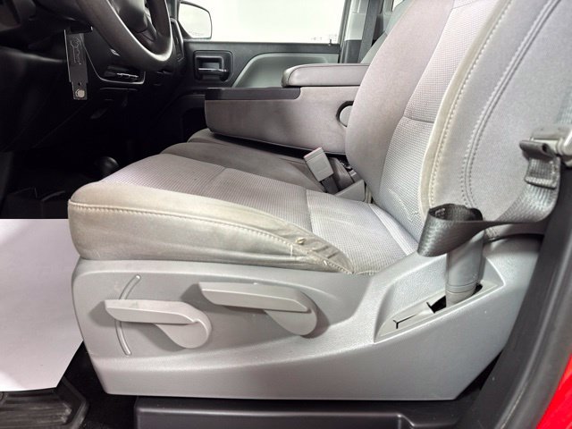 Used 2018 Chevrolet Silverado 1500 Custom w/ Custom Value Package AWD/4WD image 15