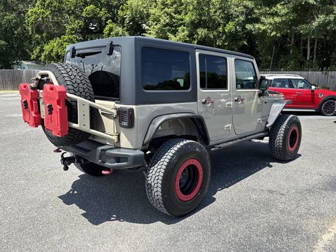 Used 2017 Jeep Wrangler Unlimited Rubicon AWD/4WD image 6