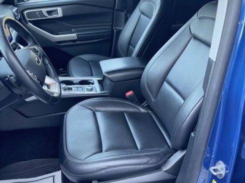 Used 2020 Ford Explorer XLT w/ Equipment Group 202A image 16
