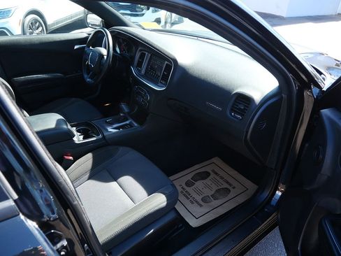 Used 2022 Dodge Charger SXT w/ Blacktop Package image 34