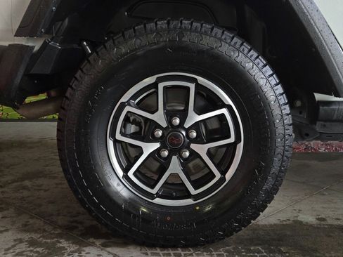 Used 2024 Jeep Wrangler Unlimited Rubicon image 5