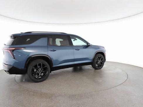 Used 2025 Chevrolet Traverse RS image 19