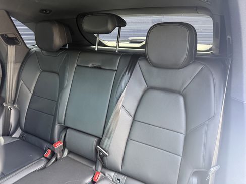 Certified 2024 Porsche Cayenne AWD/4WD image 19