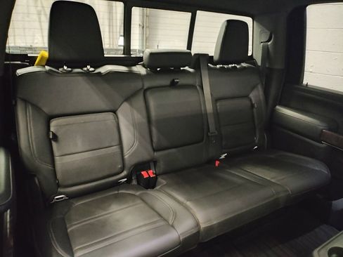 Used 2022 GMC Sierra 2500 Denali w/ Denali Ultimate Package image 11