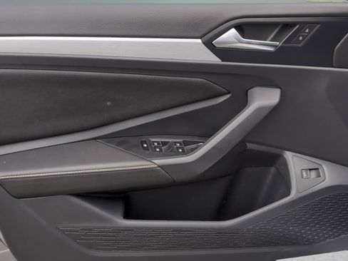 Used 2025 Volkswagen Jetta S image 13