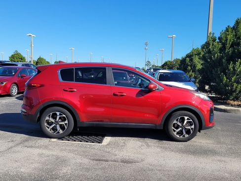 Used 2022 Kia Sportage LX image 8