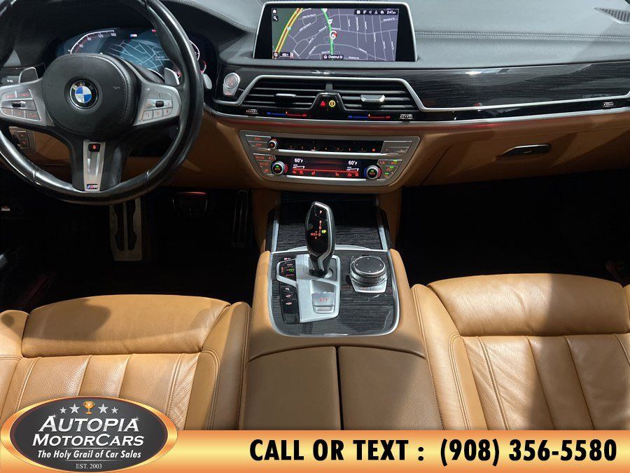 Used 2022 BMW 740i w/ M Sport Package RWD image 29