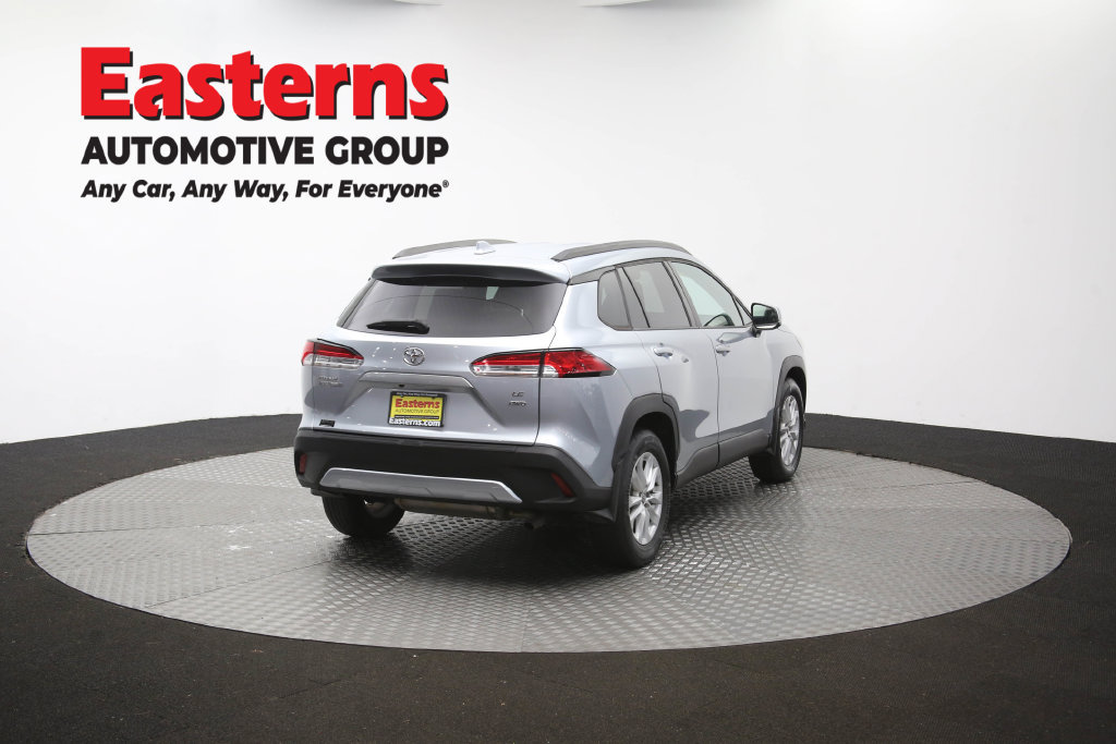 Used 2022 Toyota Corolla Cross LE AWD/4WD image 38