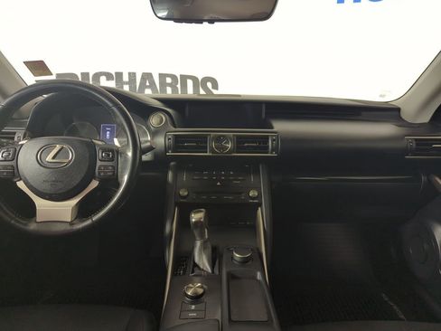 Used 2017 Lexus IS 200t RWD image 10