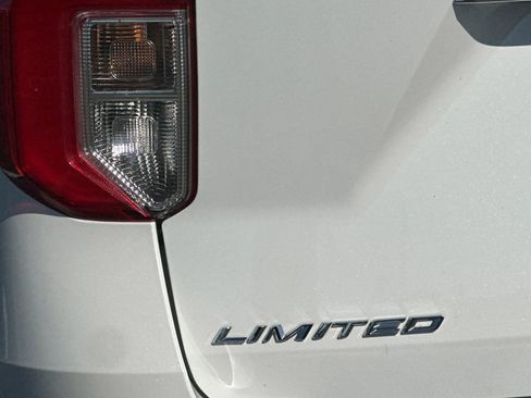 Used 2021 Ford Explorer Limited w/ Equipment Group 301A AWD/4WD image 30