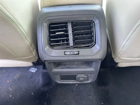 Used 2019 Volkswagen Tiguan S image 17