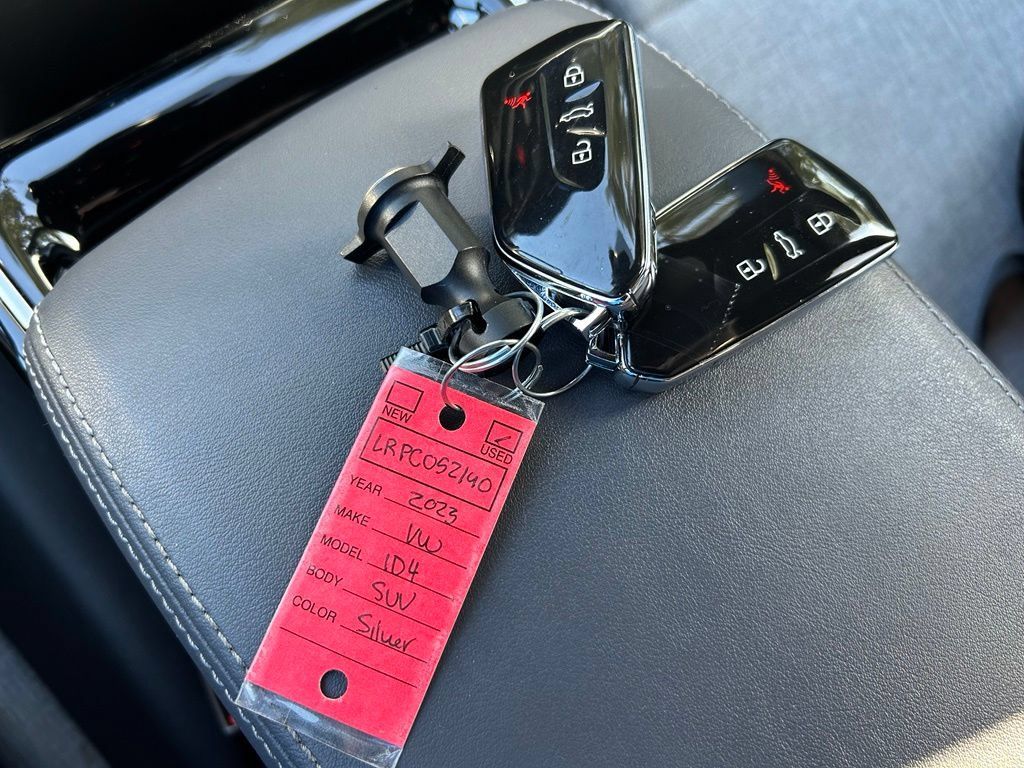 Used 2023 Volkswagen ID.4 2WD image 45