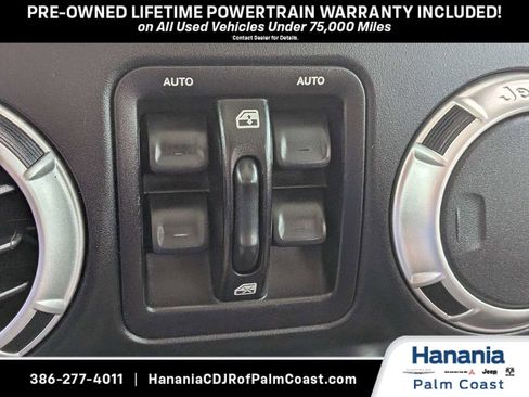 Used 2016 Jeep Wrangler Unlimited Rubicon w/ Connectivity Group AWD/4WD image 19