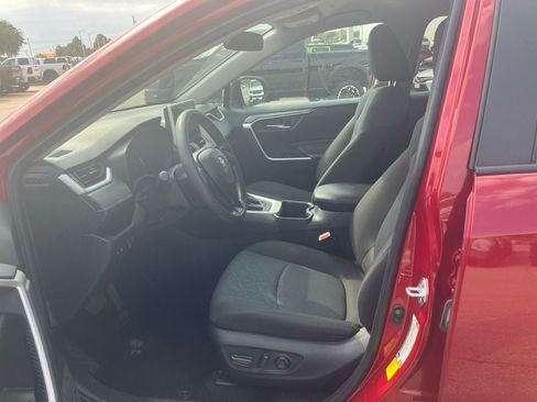 Used 2025 Toyota RAV4 XLE FWD image 7