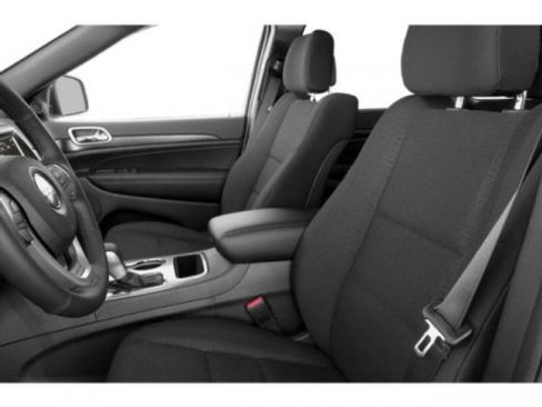 Used 2018 Jeep Grand Cherokee Altitude image 12