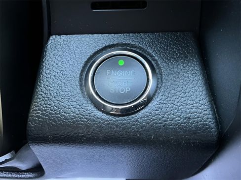 Used 2020 Ford Expedition Limited image 40