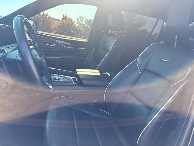 Used 2022 Cadillac Escalade ESV Sport AWD/4WD image 3