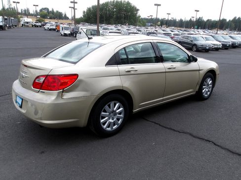 Used 2010 Chrysler Sebring Touring image 5