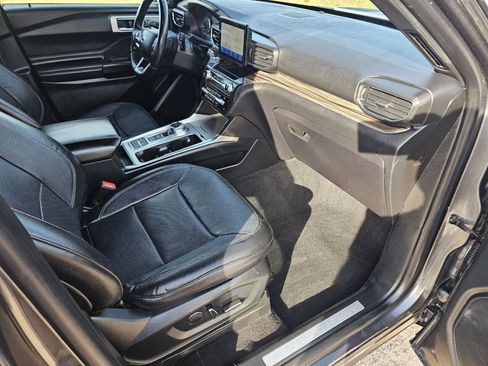 Used 2020 Ford Explorer Limited image 9