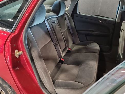 Used 2014 Chevrolet Impala LT w/ LT Sunroof Package image 30