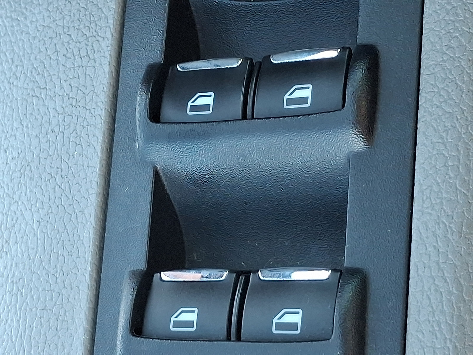 Used 2015 Ford F150 XLT AWD/4WD image 25