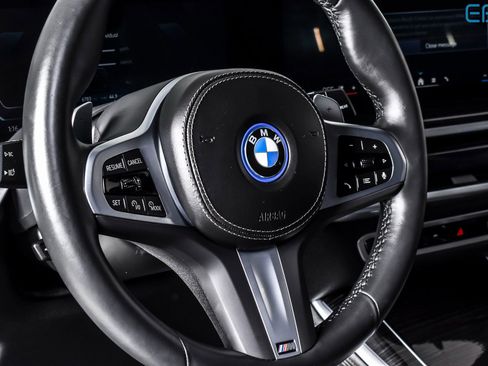 Used 2025 BMW X5 xDrive50e w/ M Sport Package AWD/4WD image 18