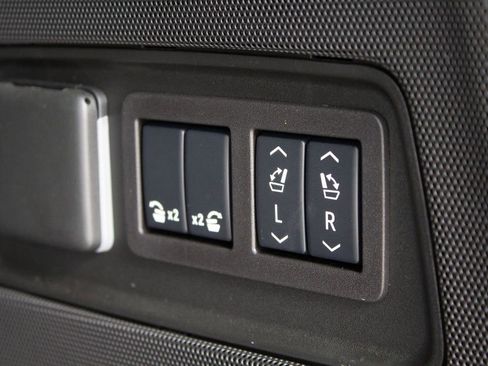 Used 2025 Cadillac Escalade V AWD/4WD image 25