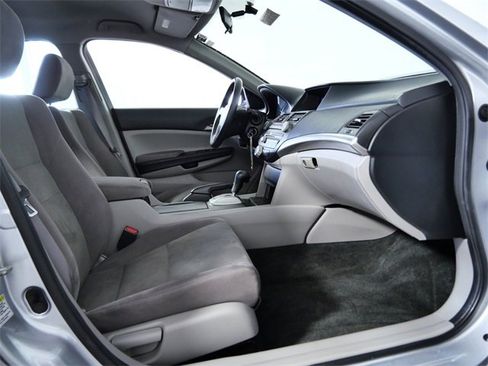 Used 2011 Honda Accord LX-P image 10