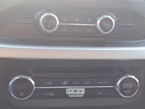 Used 2021 Ford F150 XLT w/ Equipment Group 301A Mid image 9