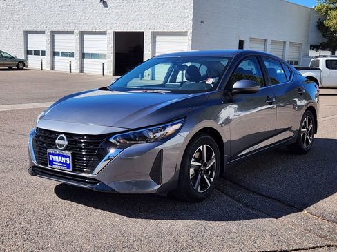 Used 2025 Nissan Sentra SV w/ Trunk Package image 6