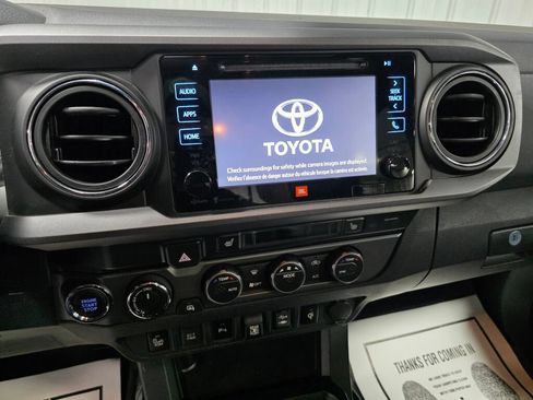 Used 2019 Toyota Tacoma TRD Sport w/ TRD Premium Sport Package AWD/4WD image 12