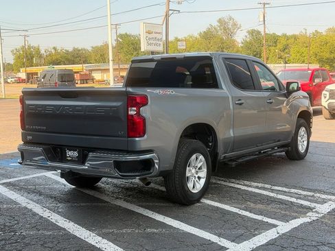 Used 2022 Chevrolet Silverado 1500 LT AWD/4WD image 7