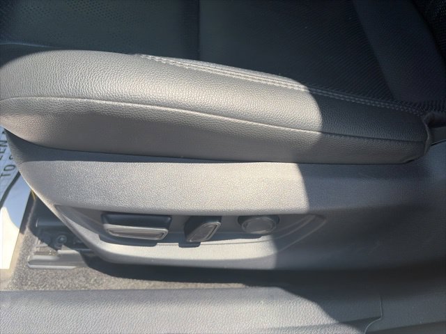 Used 2025 Toyota Camry XSE FWD image 18