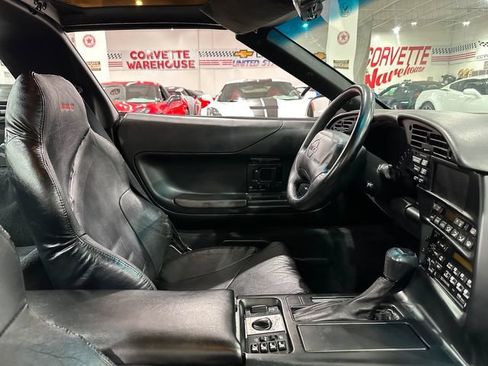Used 1996 Chevrolet Corvette Coupe RWD image 11