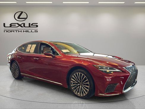 Certified 2025 Lexus LS 500 AWD w/ Luxury Package image 4