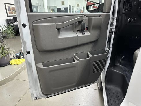 Used 2023 GMC Savana 2500 w/ Driver Convenience Package image 11