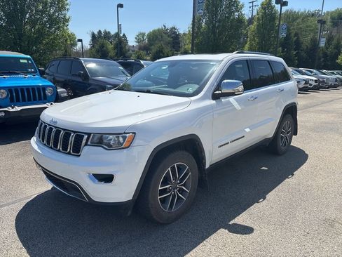 Used 2021 Jeep Grand Cherokee Limited w/ Sun & Sound Group AWD/4WD image 3