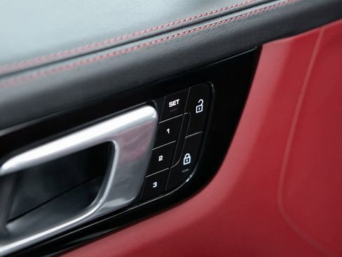 Certified 2022 Porsche Cayenne S image 28