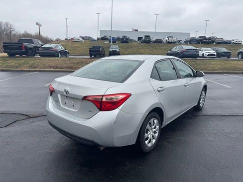 Used 2019 Toyota Corolla LE image 3