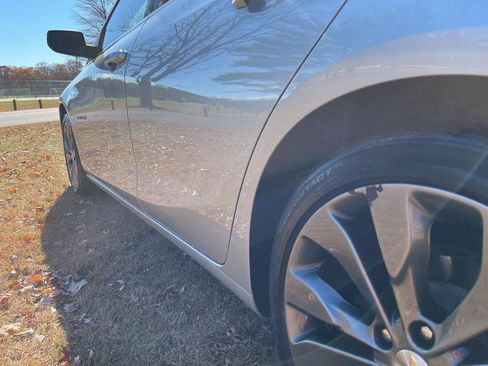 Used 2017 Chevrolet Malibu Premier w/ Premier Sun and Wheel Package image 12