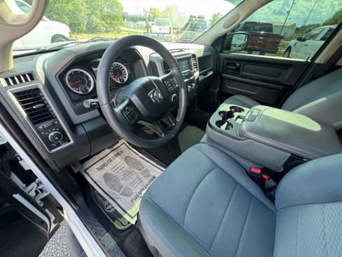 Used 2018 RAM 1500 Express w/ Express Value Package AWD/4WD image 9