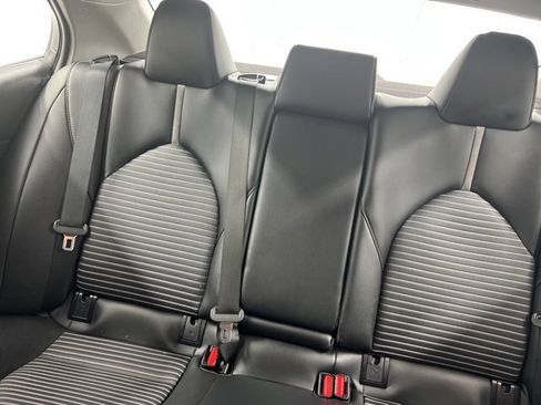 Used 2023 Toyota Camry SE image 12