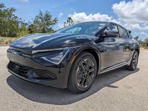 New 2025 Kia EV6 Wind RWD image 9