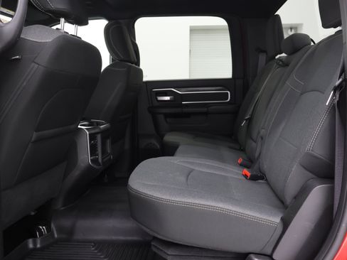 Used 2021 RAM 2500 Big Horn w/ Night Edition AWD/4WD image 9