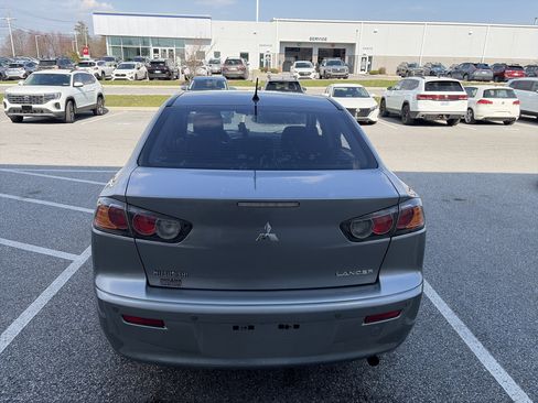 Used 2016 Mitsubishi Lancer ES image 5