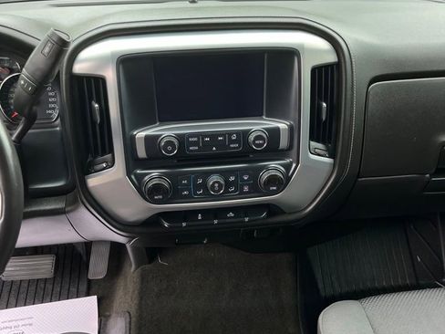 Used 2017 GMC Sierra 2500 SLE w/ HD SLE Preferred Plus Package AWD/4WD image 15