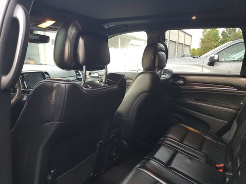 Used 2019 Jeep Grand Cherokee Overland RWD image 9